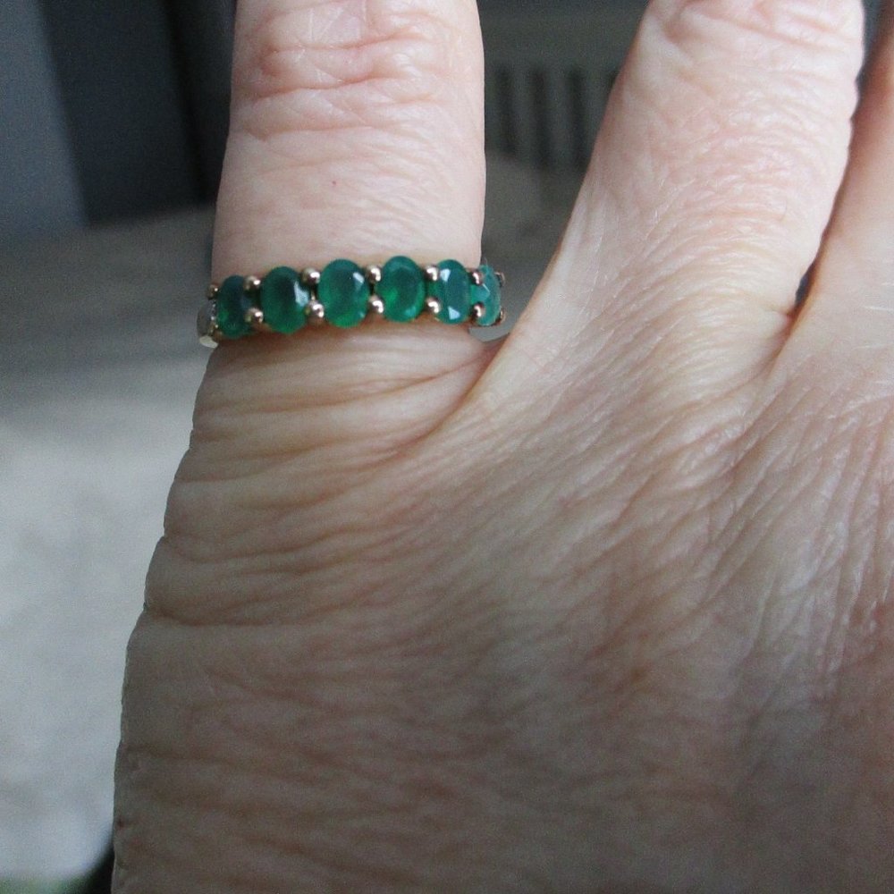 GREEN ONYX  AND DIAMOND BAND RING SIZE 6 NEW